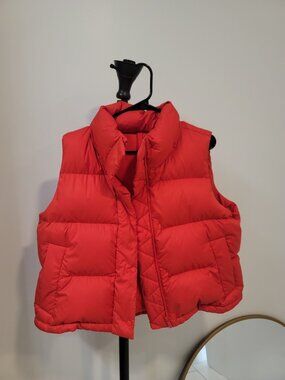 Lululemon Wunder Puff Cropped Vest in Grenadine Red Sz 10